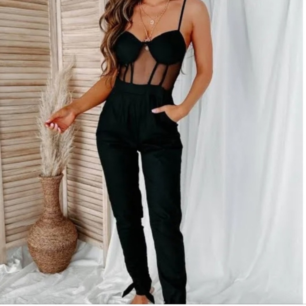 Kaylee‎ Kollection New Without Tags Pink Padded Mesh Tie Ankle Jumpsuit. Size M